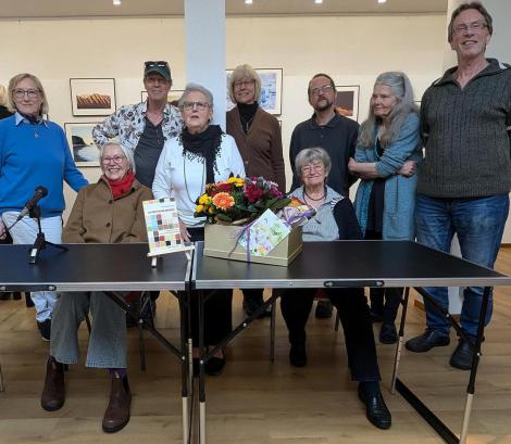 Gruppenfoto Buchvorstellung 2024